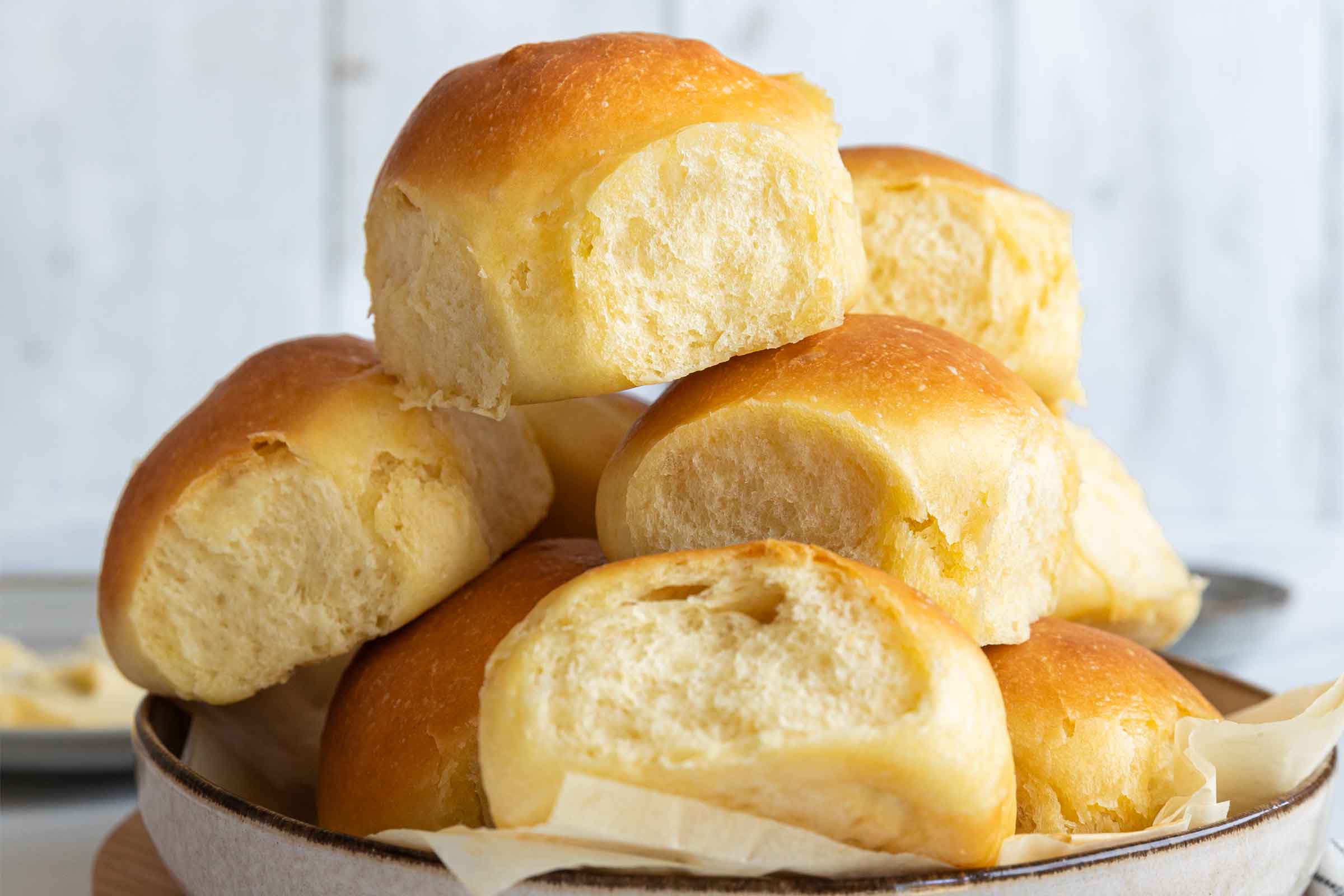 Soft Dinner Rolls (with video)