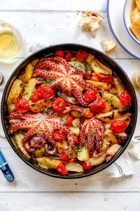 Octopus Baked Under the Bell (Izpod peke)