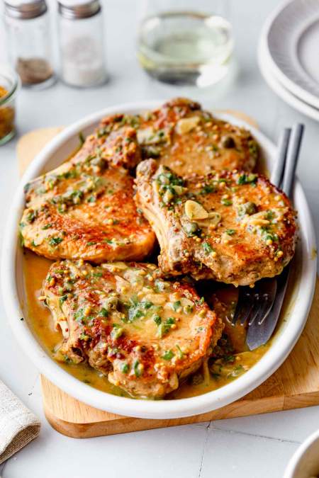 Pork chops with mustard and garlic