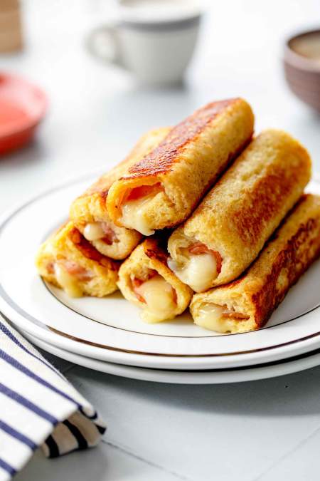 Ham and Cheese Toast Roll Ups