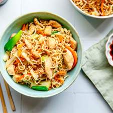 Piščančji Chow Mein-image