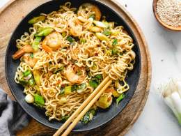 Shrimp With Ginger And Scallions: Easy, Flavor-Packed Delight