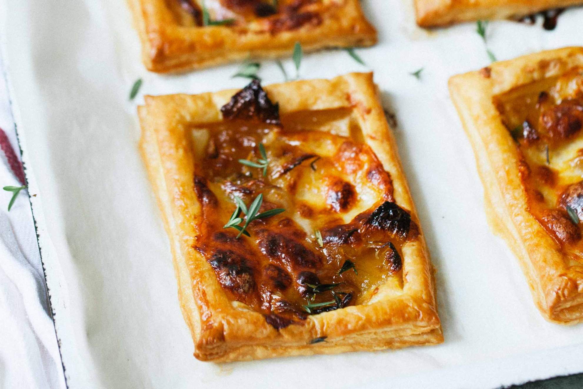 Onion and cheese puff tarts | Jernej Kitchen