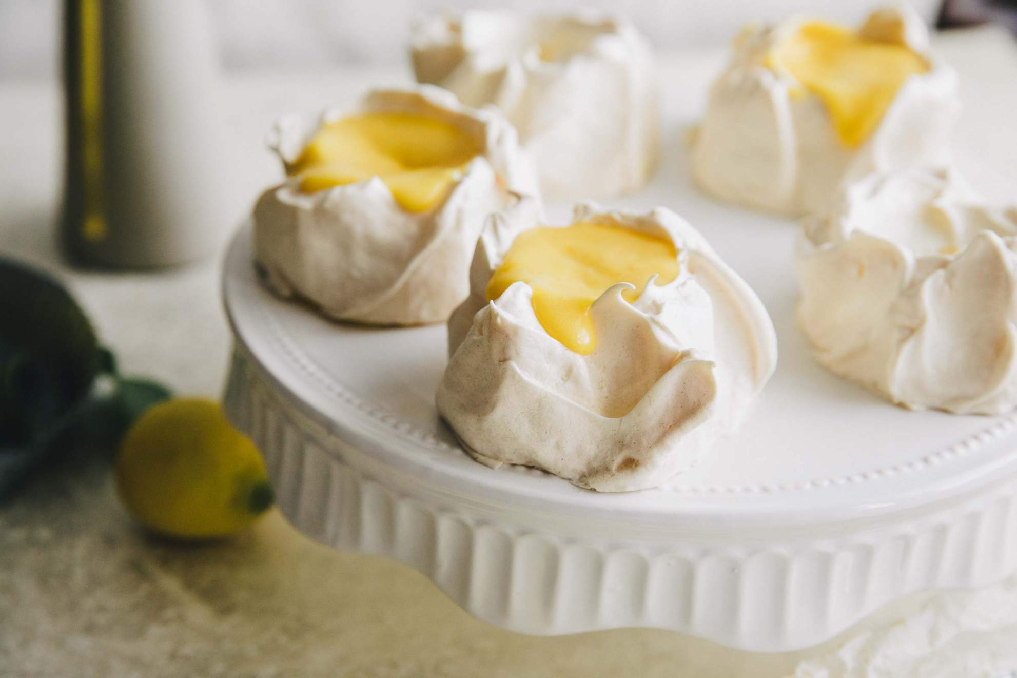Pavlova with lemon curd | Jernej Kitchen
