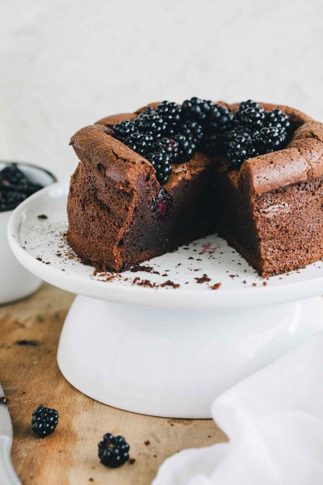 Chocolate cake with blackberries