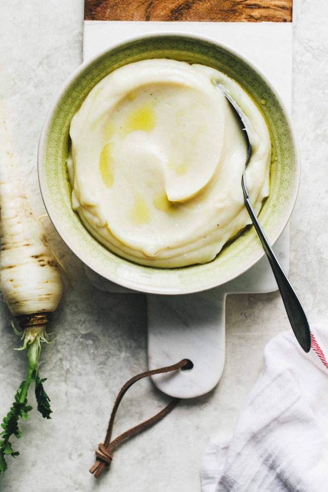 Parsnip purée with pear in a bowl