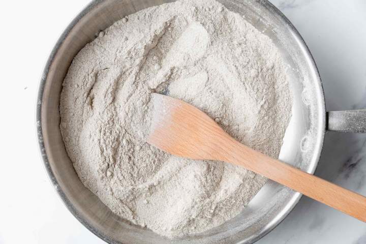 Pan-frying buckwheat flour