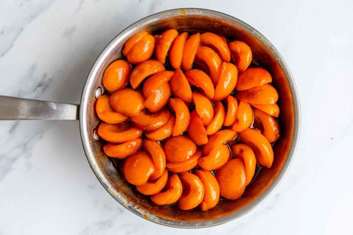 Cooked apricots for Apricot Tarte Tatin
