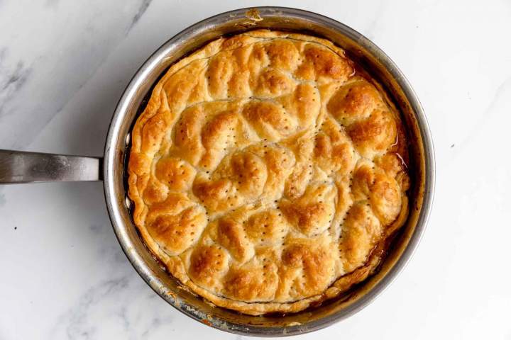 Marelični tarte tatin pečen