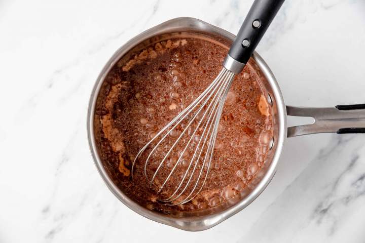Cooking chocolate pudding