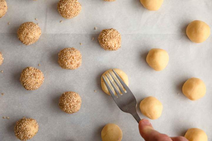 Caramel Sandwich Cookies with Sesame Seeds before baking