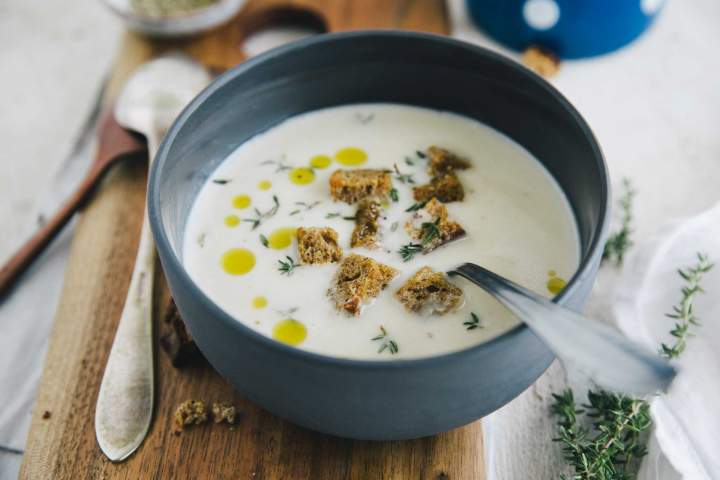 Garlic Soup With Croutons | jernejkitchen.com