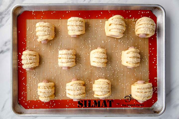How to make Pigs in a blanket - preparation