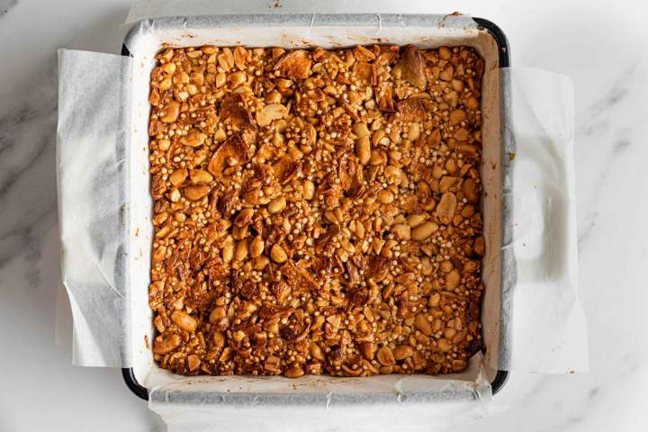 Pečene Granola arašidove kocke