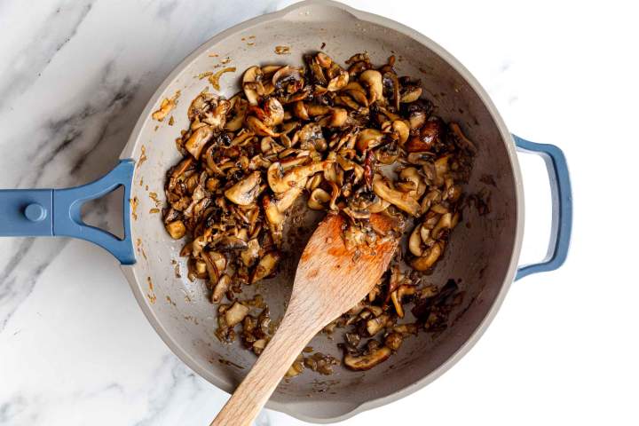 Turkey Cutlets with Mushroom Cream Sauce