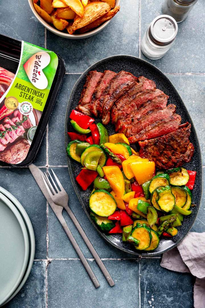 Argentinski steak z zelenjavo na žaru