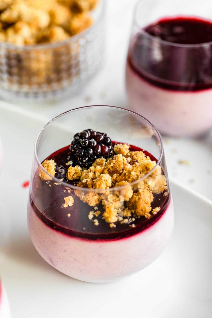 Robidov mousse z drobljencem