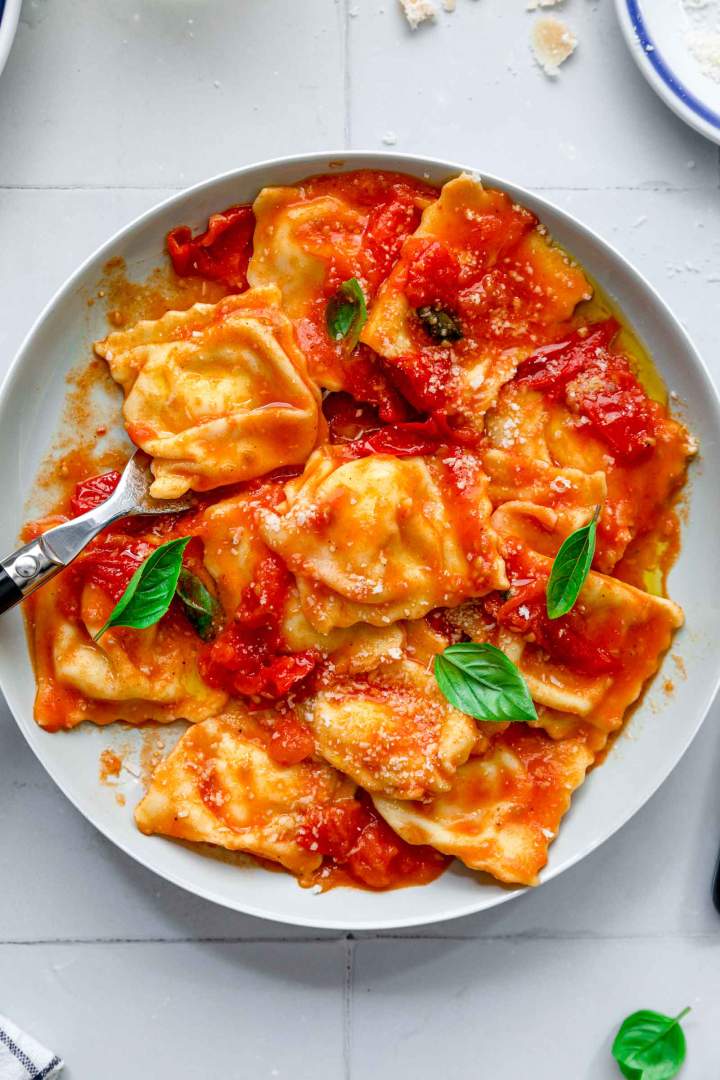 Ravioli with Tomato Sauce