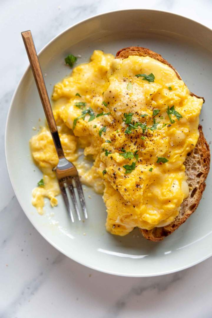 breakfast - Cheesy Scrambled Eggs
