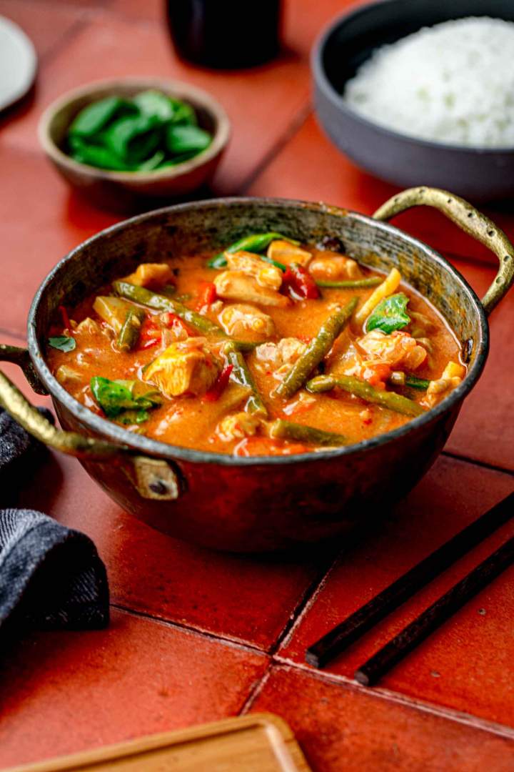 Rdeč curry s piščancem