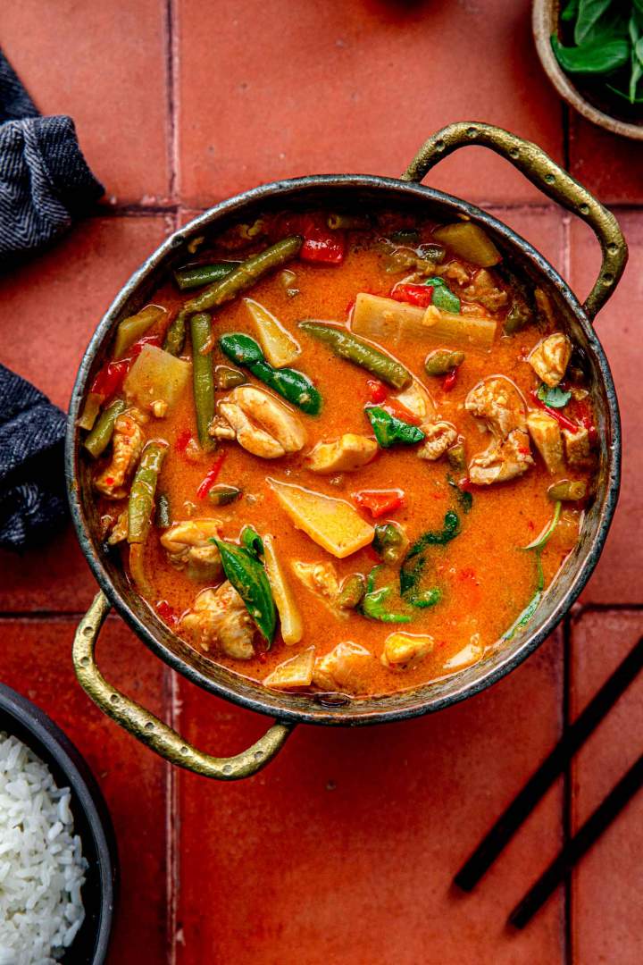 Rdeč curry s piščancem