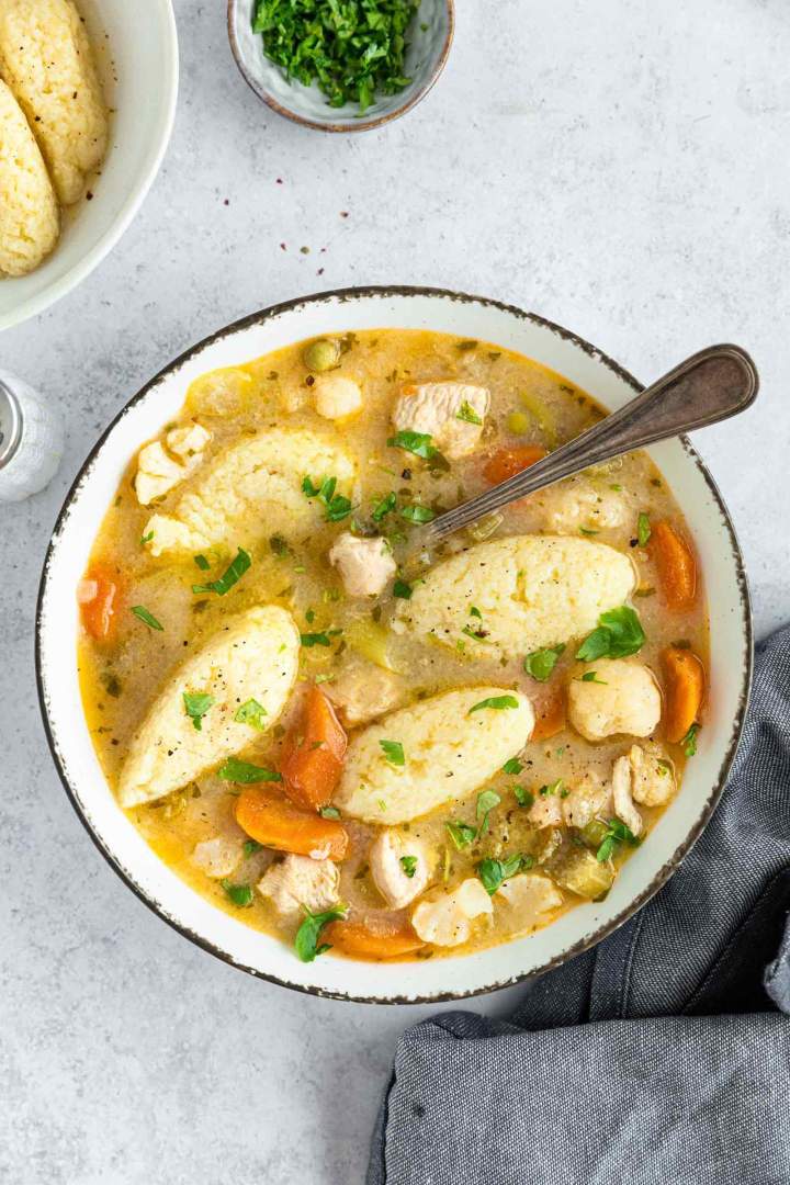 Chicken Stew with Dumplings - Weekly Meal Plan: 7 Easy Dinner Ideas for the Week (Oct)