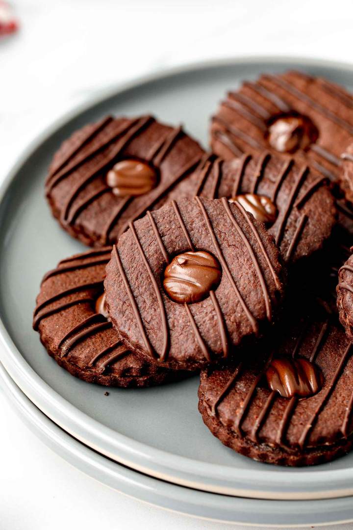 Chocolate Linzer Cookies