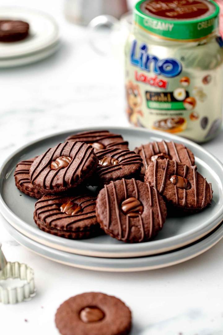 Chocolate Linzer Cookies