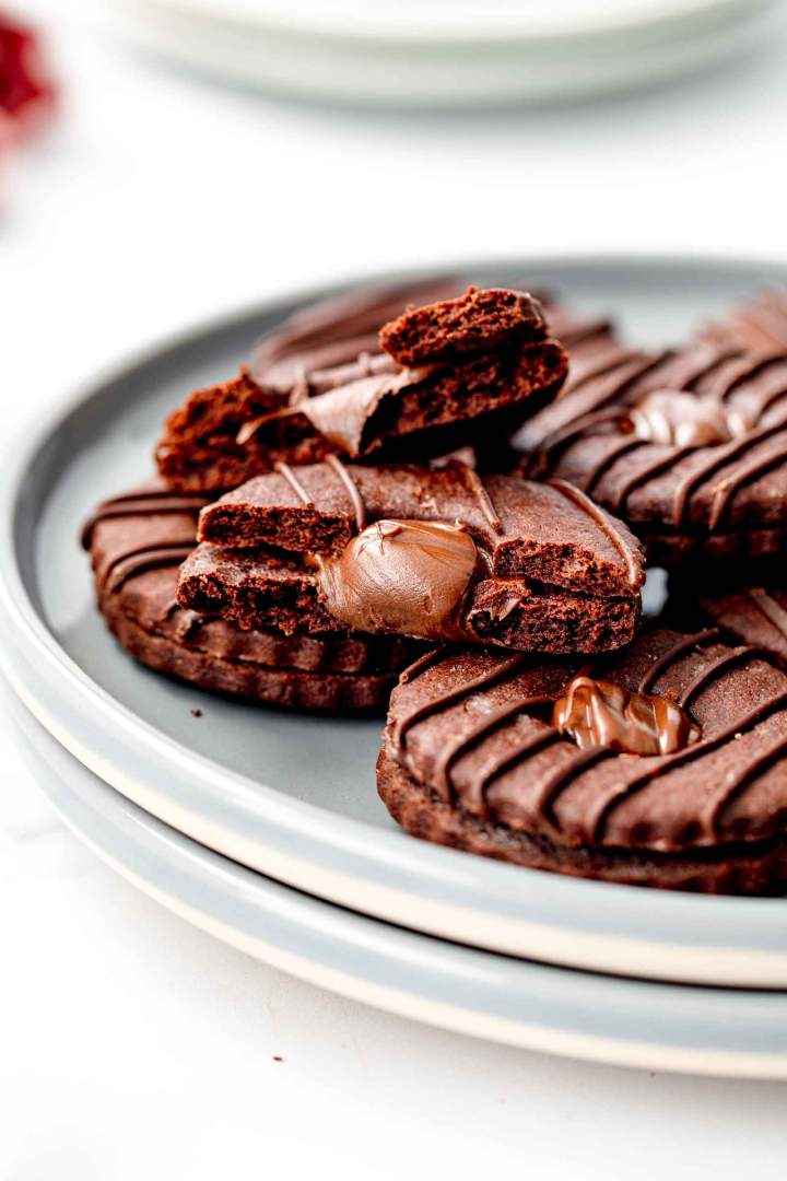 Chocolate Linzer Cookies