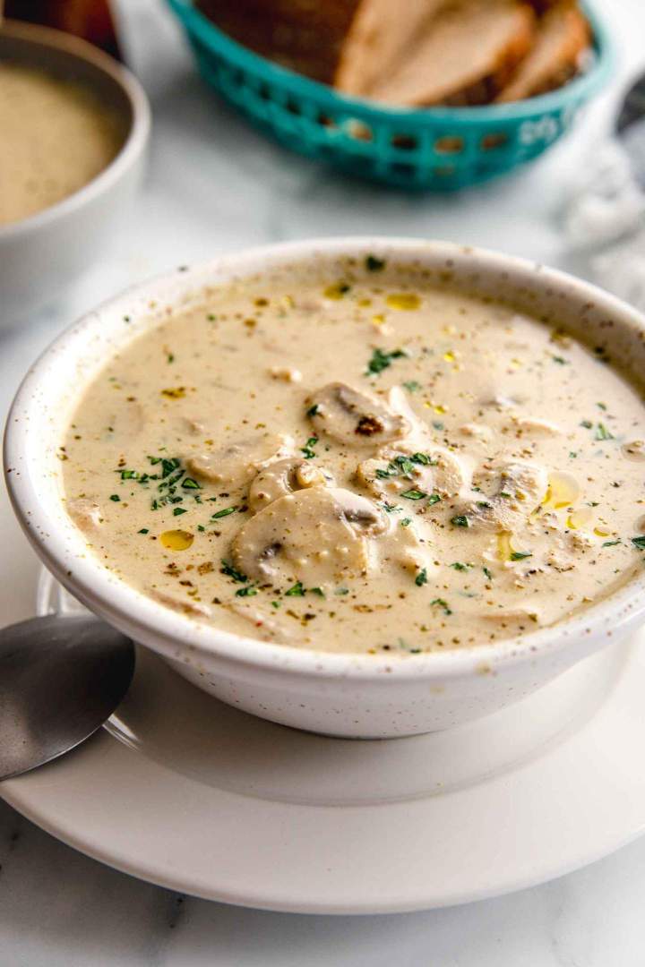 Kremna gobova juha s šampinjoni