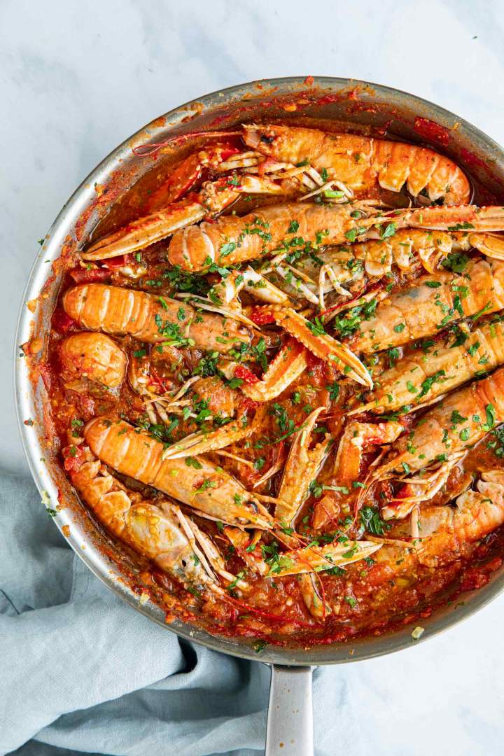 Cooked easy shimp scampi with white wine