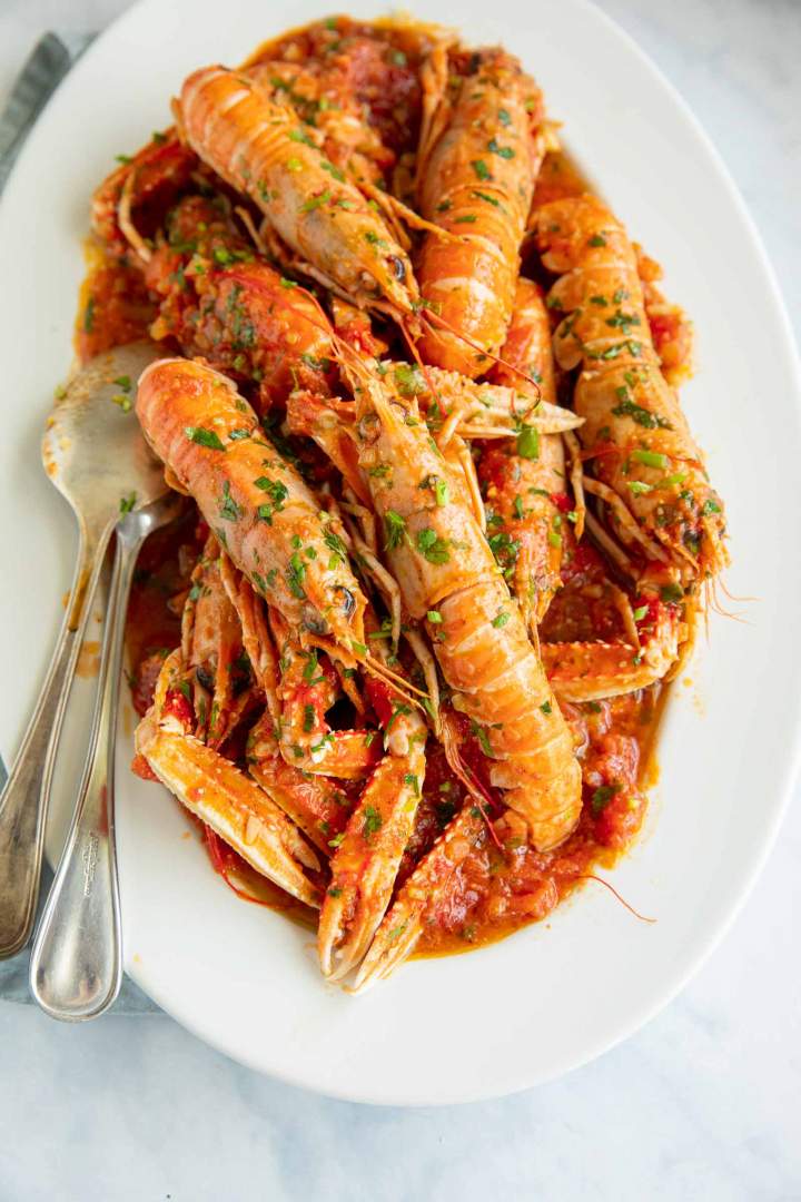 Easy Shrimp Scampi with White Wine Tomato Sauce (Busara sauce)