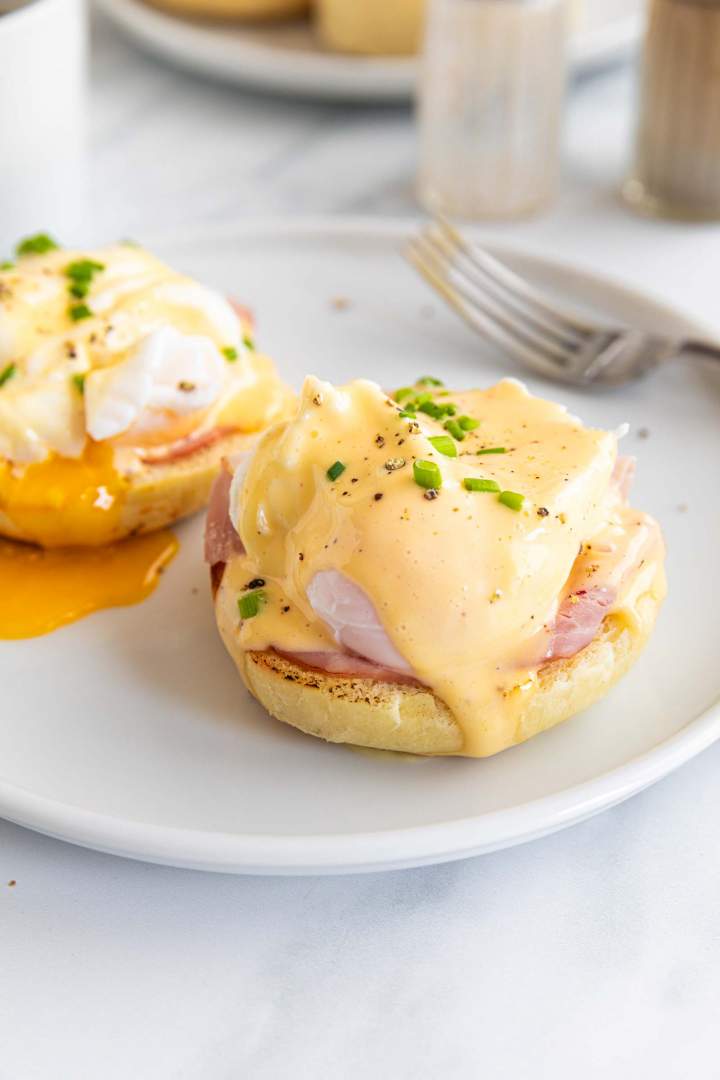 The Best Eggs Benedict for two for breakfast or brunch