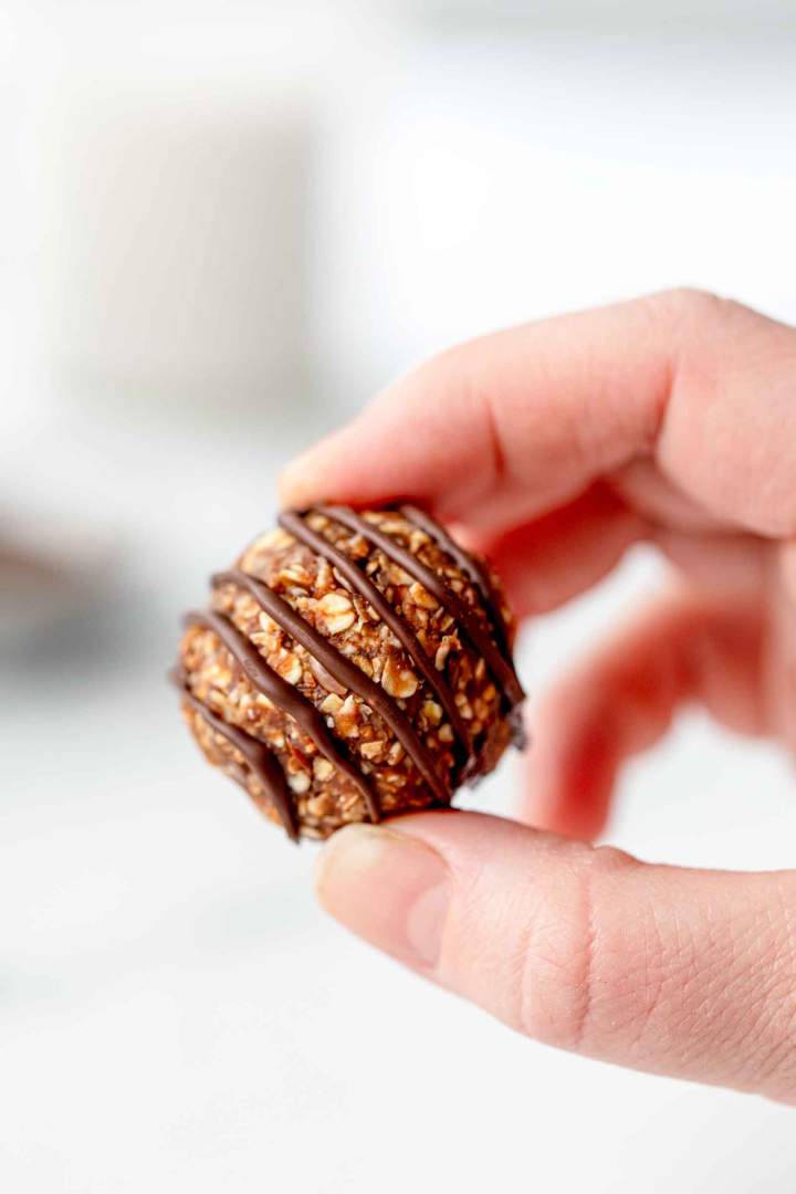 10-Minute Peanut Butter Oatmeal Energy Balls