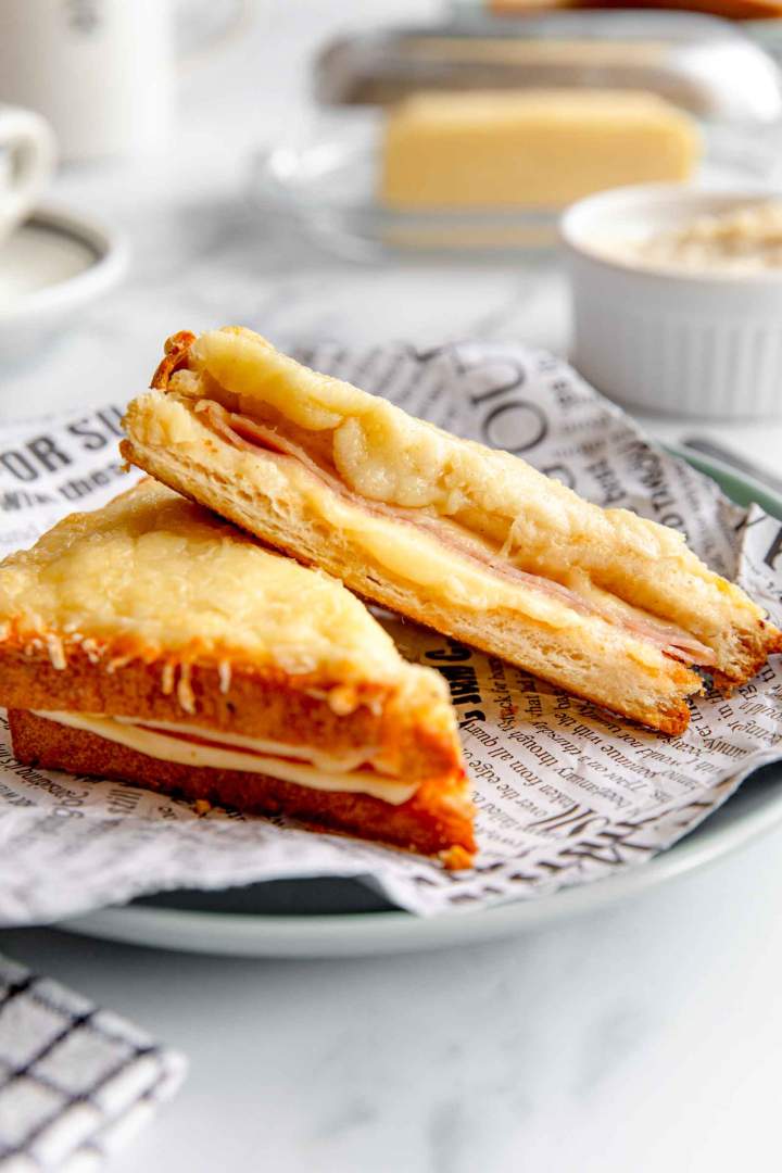 Croque Monsieur (Sendvič s šunko in sirom)