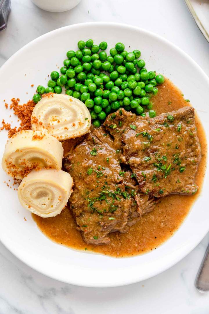 Thin Sliced Beef Round Steak with Sauce