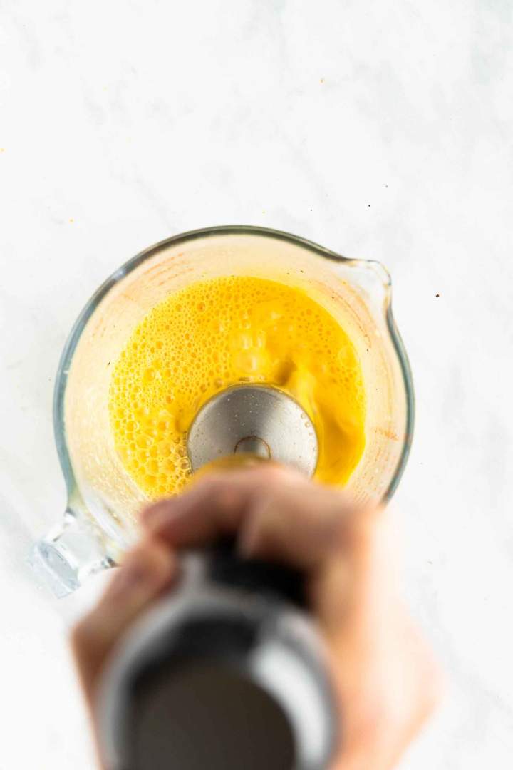 Foamy eggs for Hollandaise Sauce