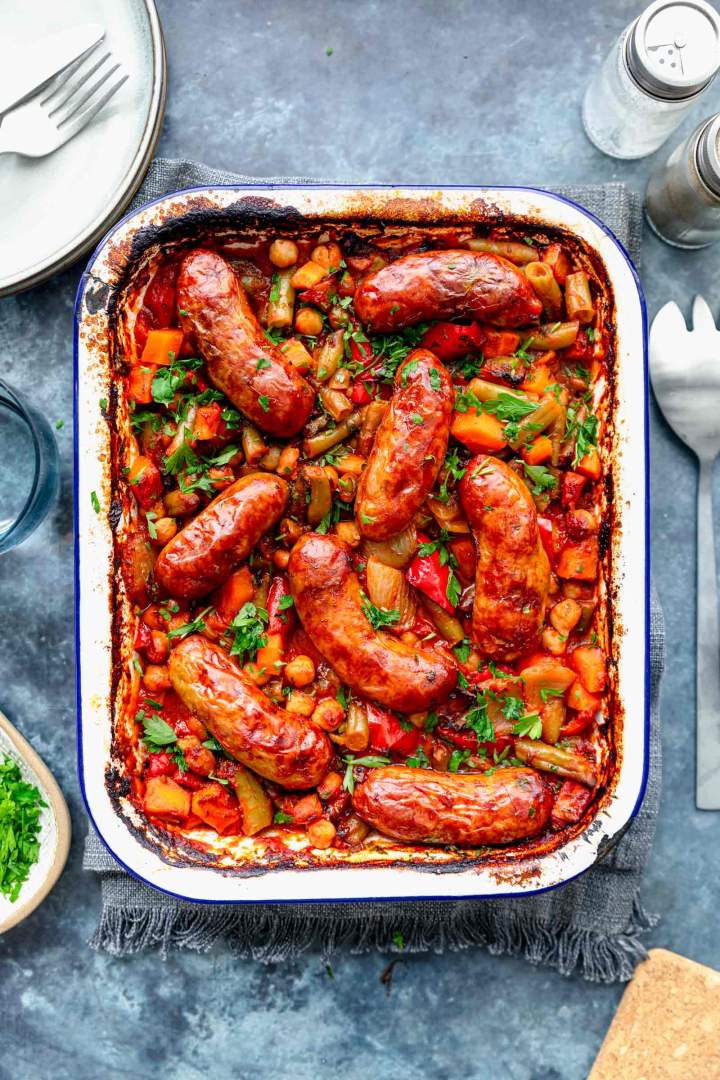 Easy Roasted Sausages and Veggies 