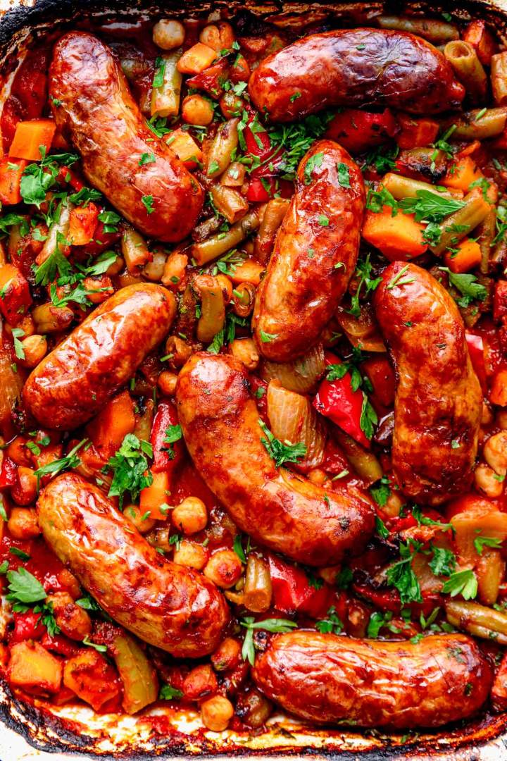 Easy Roasted Sausages and Veggies 