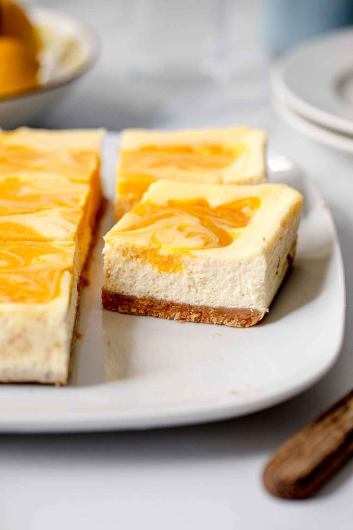 Lemon Cheesecake Bars