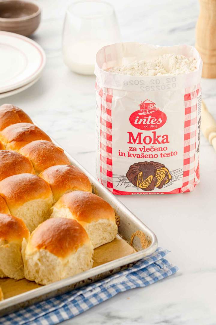 Mini mlečni kruhki – puhasti domači kruhki