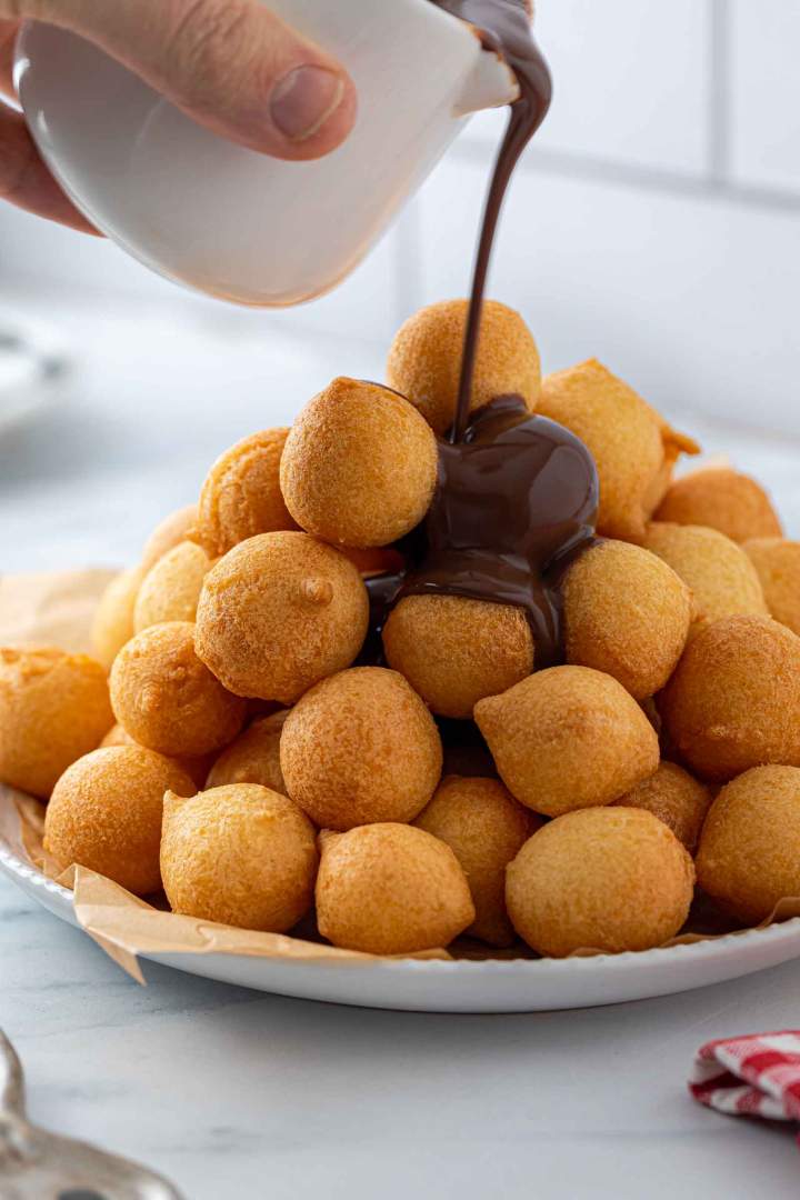 Hitre miške s čokoladno omako