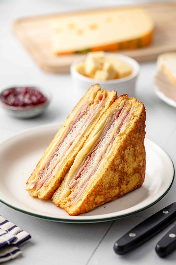 Monte Cristo Sandwich (Ham & Cheese)