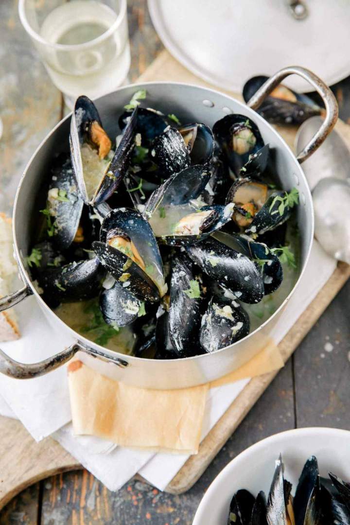 Mussels with Vodka, Garlic and White Wine