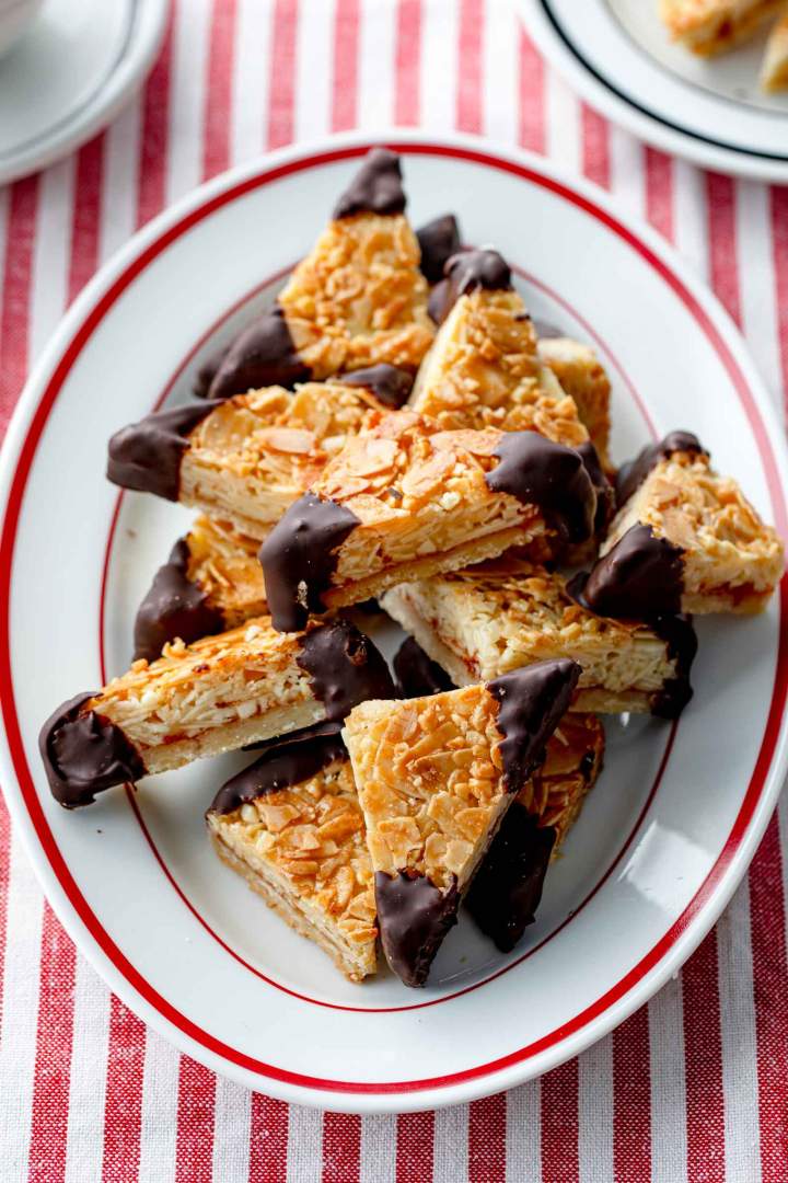 Nussecken (Almond Nut Bar)