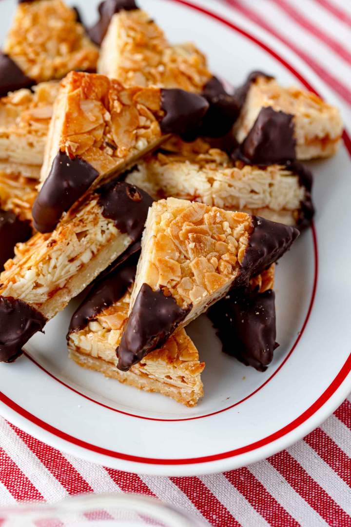 Nussecken (Almond Nut Bar)