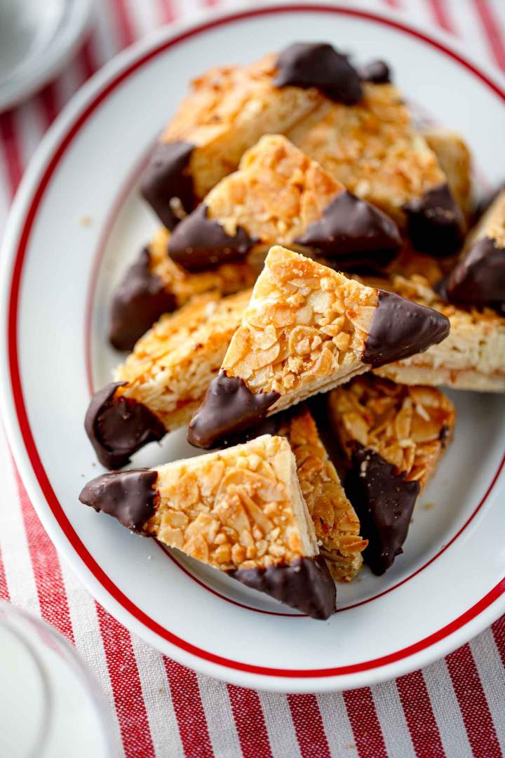 Nussecken (Almond Nut Bar)