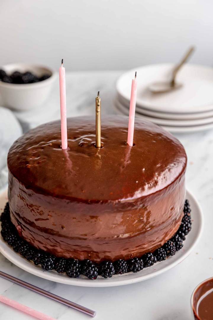 Nutellina torta z robidami