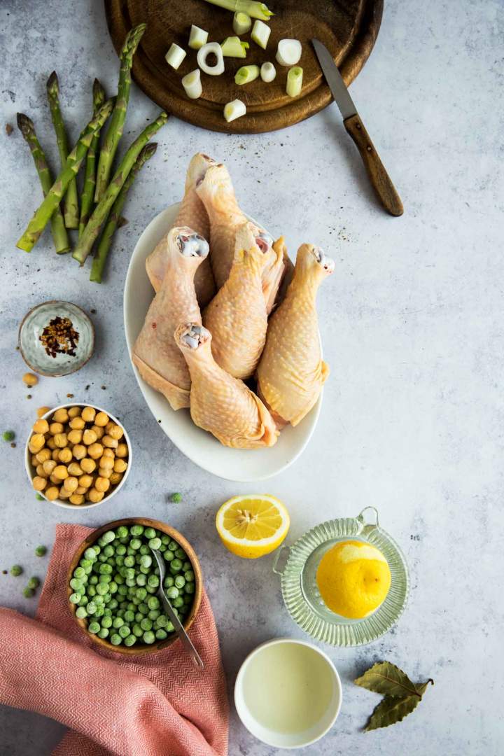 Oven Baked Chicken Drumsticks with Asparagus