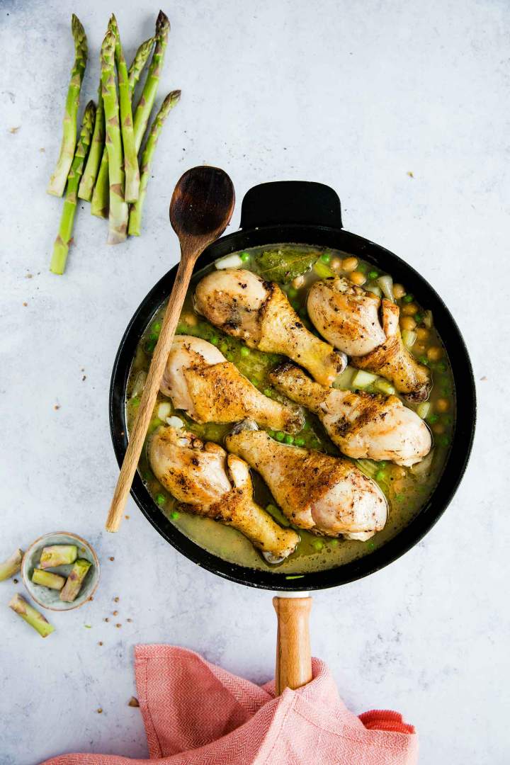 Oven Baked Chicken Drumsticks with Vegetables